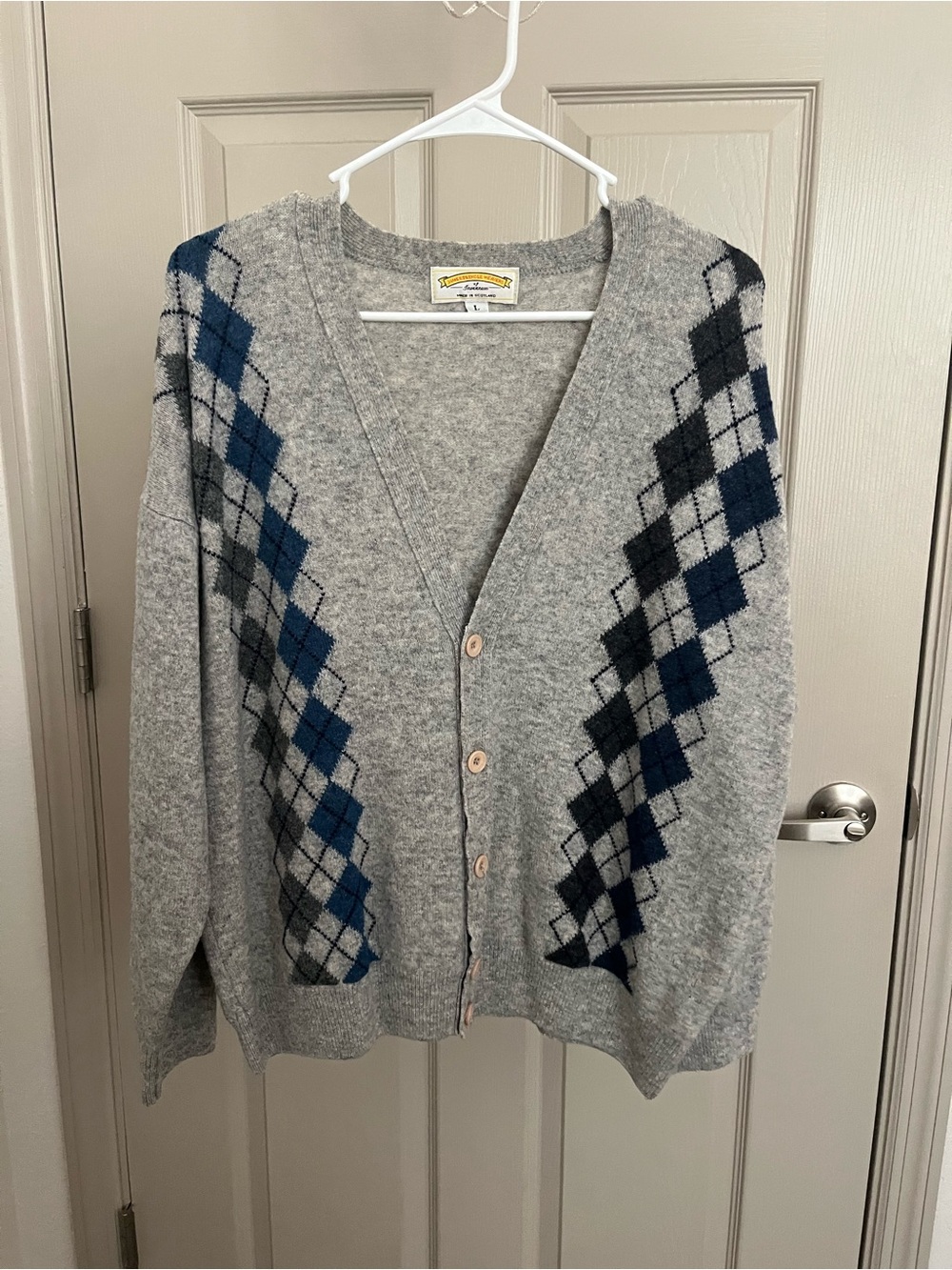 Men's Gray Argyle V-Neck Cardigan with Blue Accent